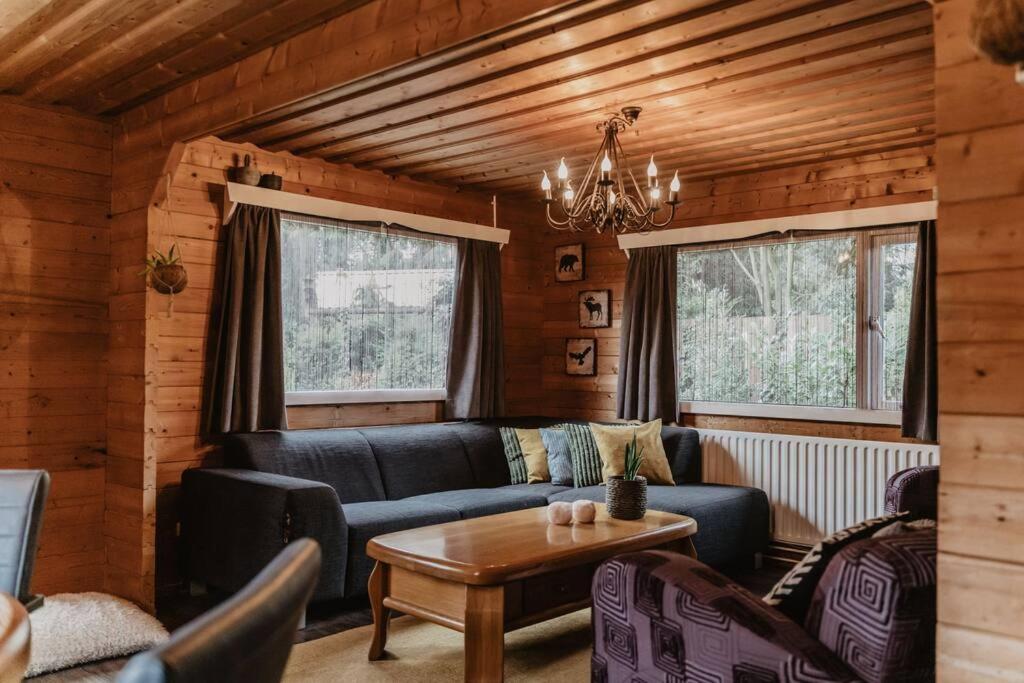 Cosy And Romantic Forest House Met Sauna Op De Veluwe بوتِنْ المظهر الخارجي الصورة