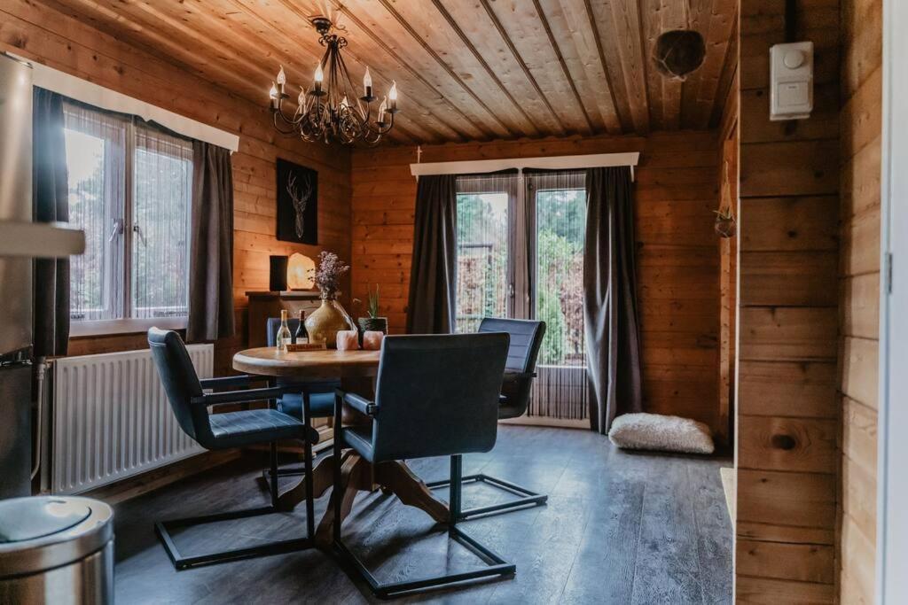 Cosy And Romantic Forest House Met Sauna Op De Veluwe بوتِنْ المظهر الخارجي الصورة